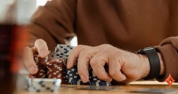 Cómo robar y defender ciegas en poker