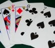 El trío en el poker: probabilidades y estrategia